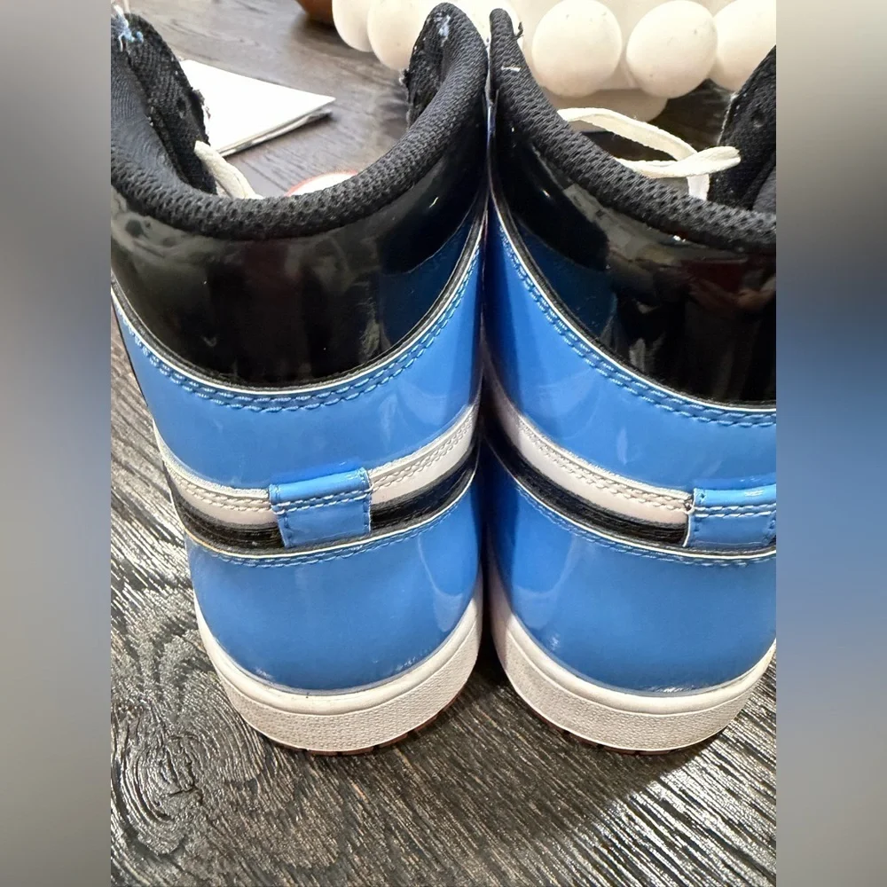 Nike Air Jordan 1 Retro High OG Fearless UNC - White/Black-University Blue - Picture 3 of 8